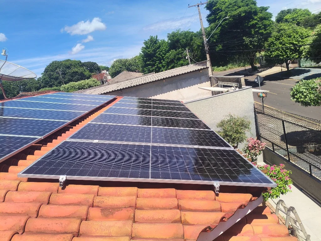 Como funciona a energia solar residencial passo a passo
